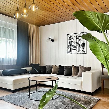 Papas Apartment Lesce  Exteriör bild